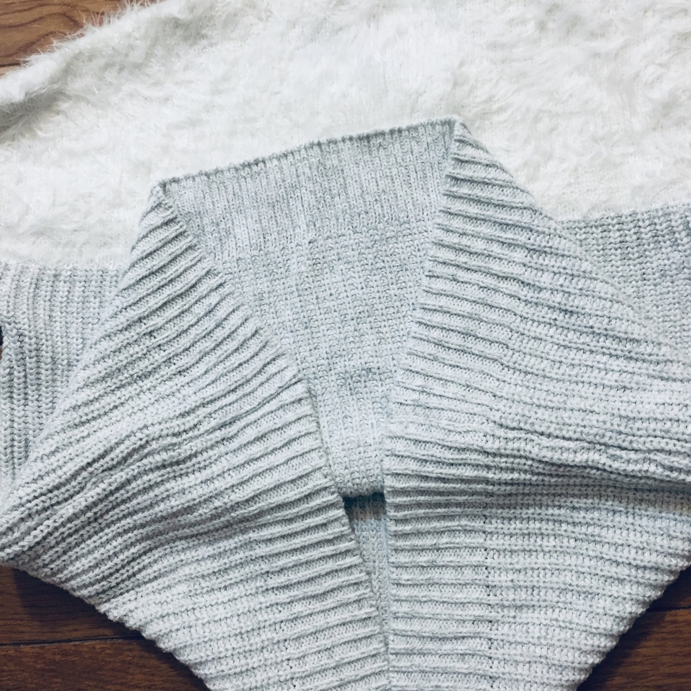 VINCE CAMUTO Sweater, Elegant.Like new. - Picture 4 of 8